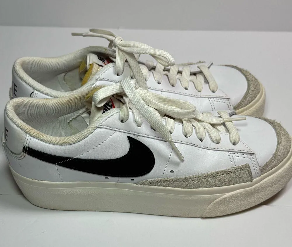Nike Blazer Classic White and Black Low-Top Sneakers 7.5 - Image 2