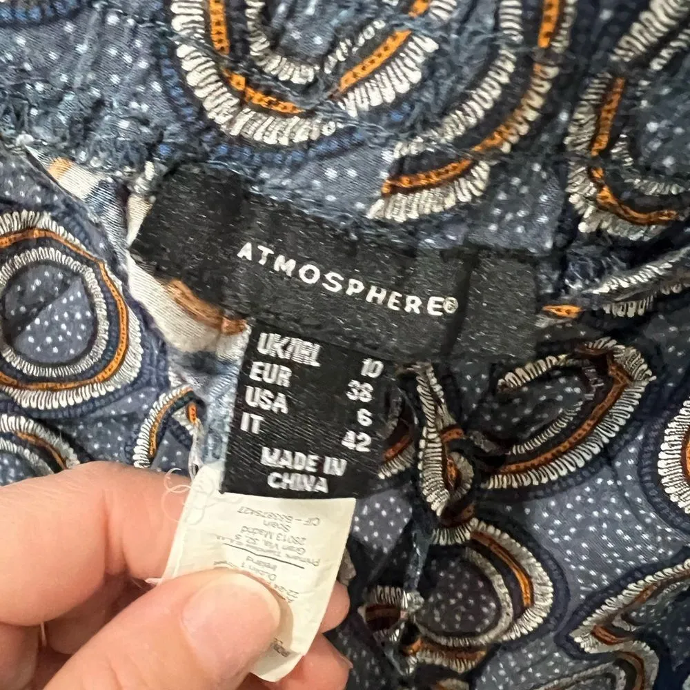 Atmosphere  Shorts - Image 2