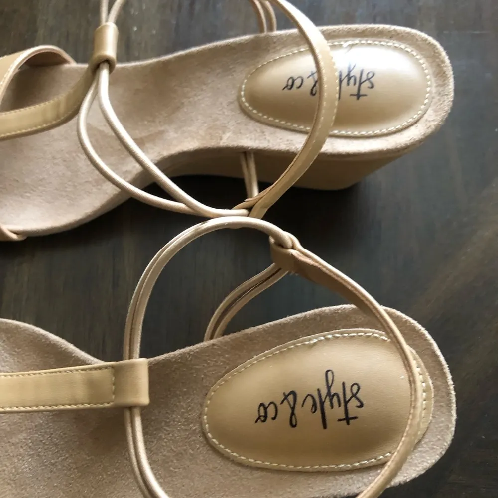 Style & Co Mulan Wedge Sandals size 9 light brown tried on in store no box - Image 4