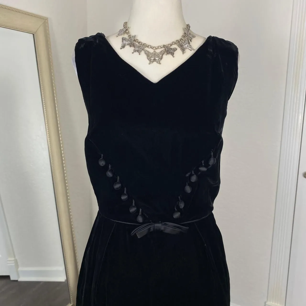 Vintage Romantic Goth Gothic 1960s Sears Black Velvet Bow Midi Pencil Dress XS - Image 2