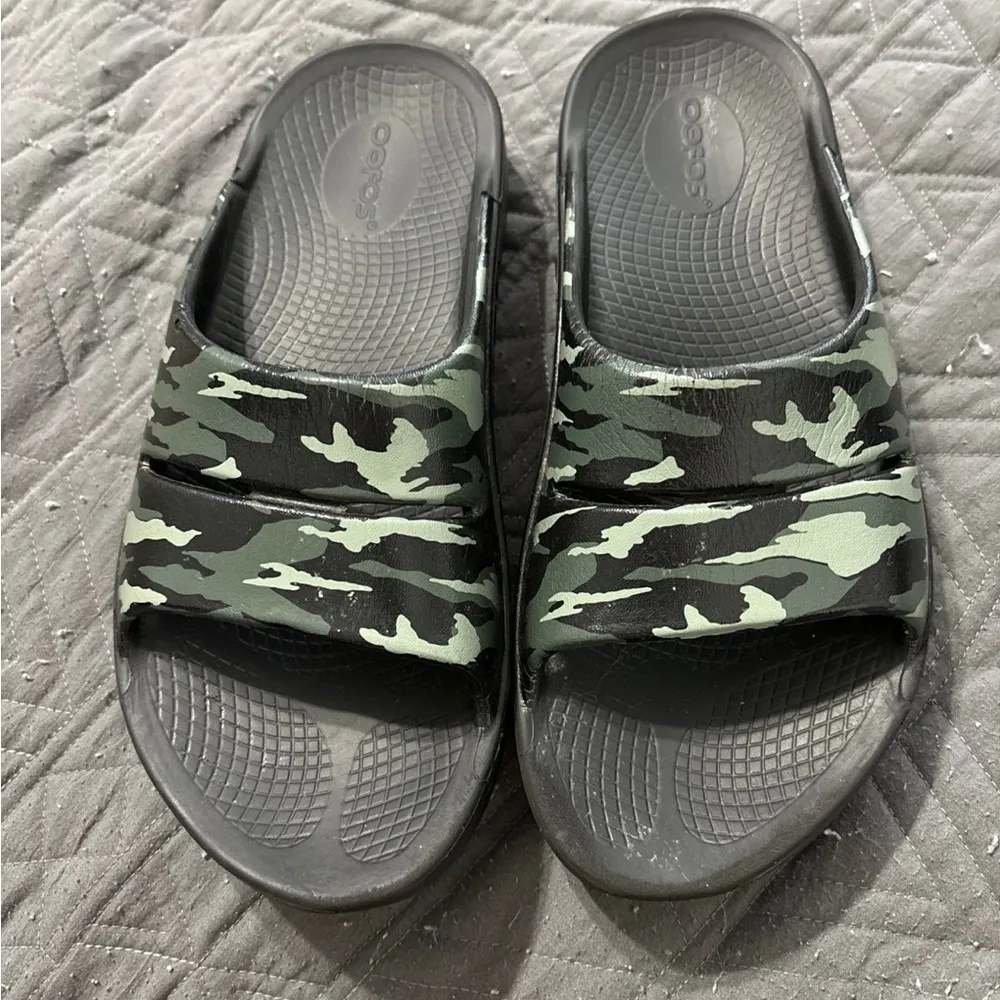 Oofos recovery sandals W8/M6 Black Size undefined - Image 9