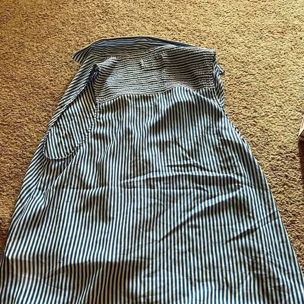 Abercrombie blue & white striped tank top small - Image 9