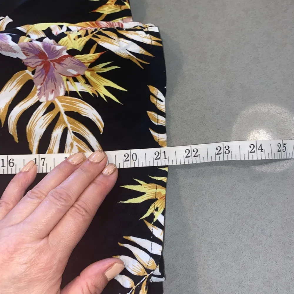 Volcom Gen wow Tropical Floral Black Button-Up Women's Top Hawaiian shirt resort - Image 9