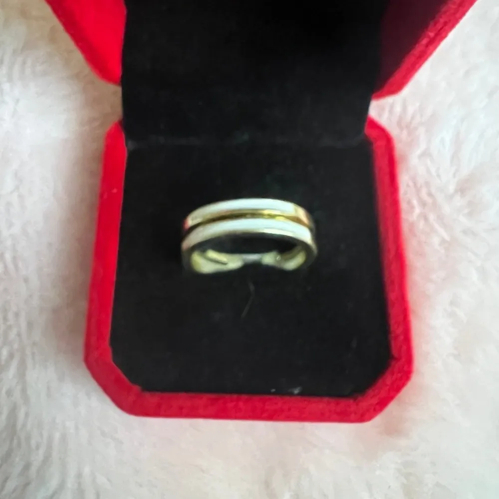 Gorgeous Golden Gemstone Adjustable Ring Size 7 - Image 2