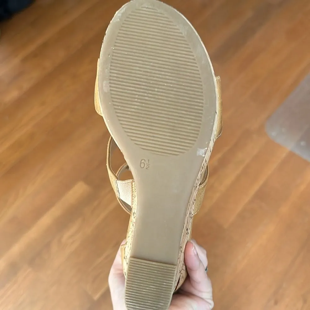 NWOB- Xappeal Marlie Sandals/ Wedges - Image 6