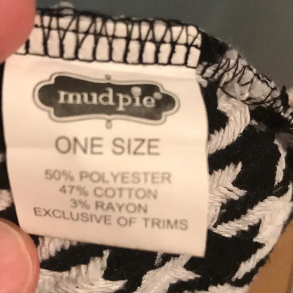 Mud Pie  Holden Houndstooth blanket vest black white - Image 8