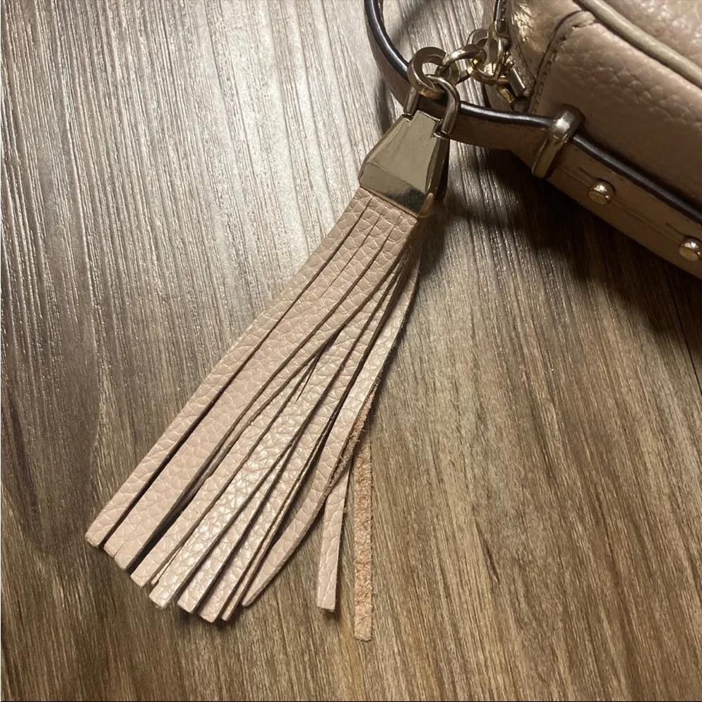 Kate Spade Cream Crossbody Camera Bag with Tassel - Image 4