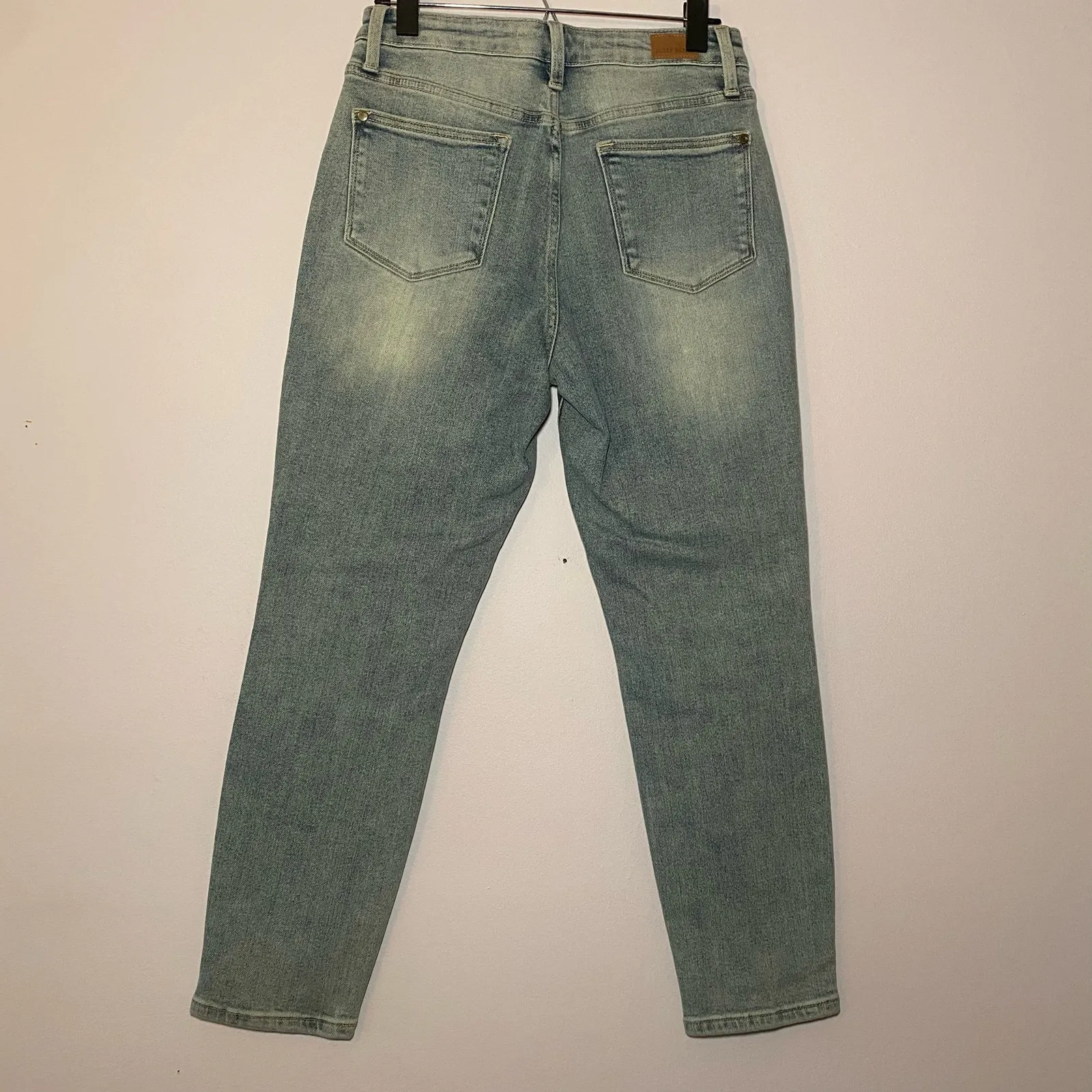 Judy Blue Slim Fit Straight Leg Light Wash Jeans Minimalist Women's size 27 - Image 7