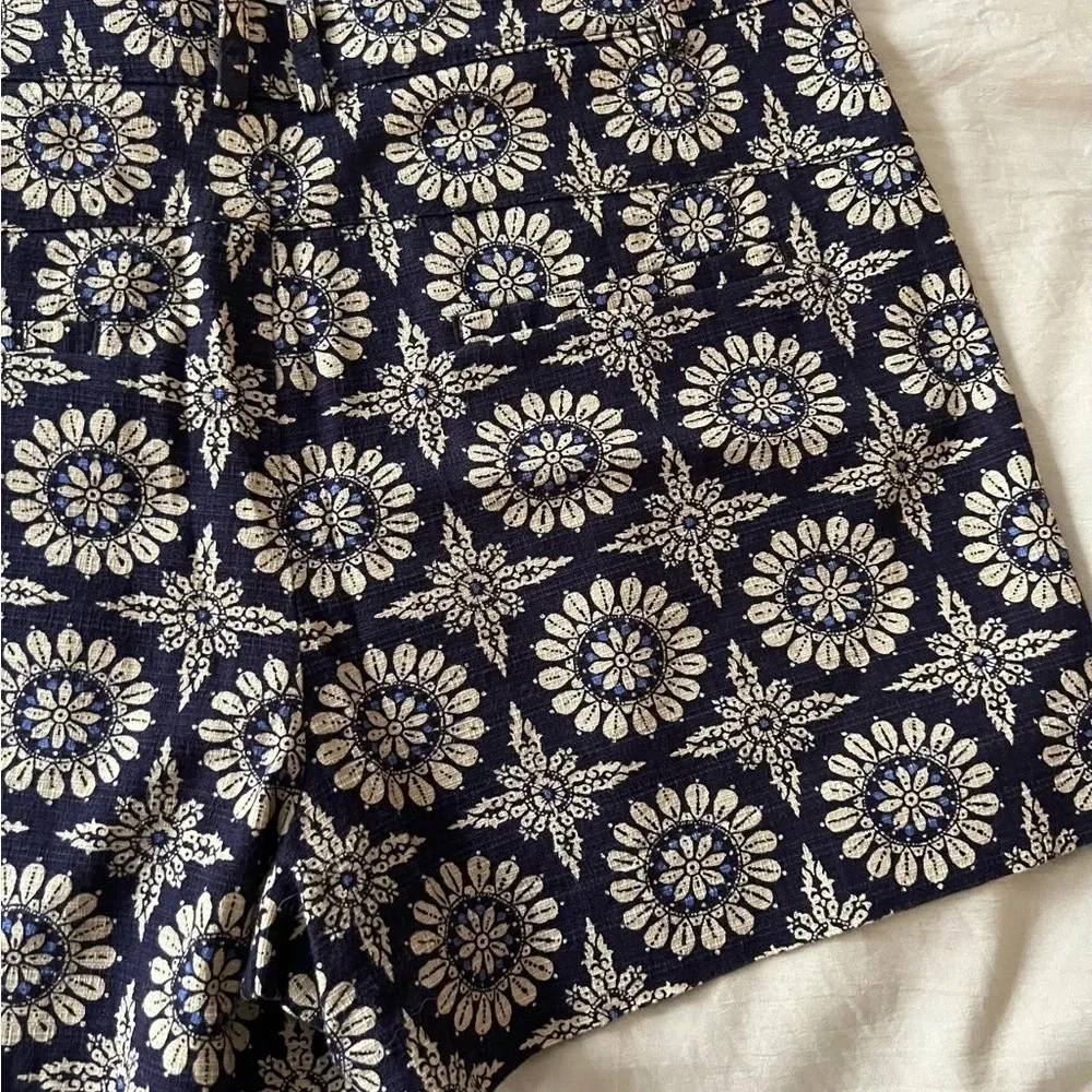 Anthropologie Elevenses Navy Floral Medallion Shorts Size 12 Boho Chic - Image 10