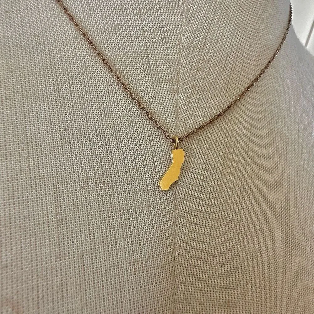 Kris Nations California gold filled pendant necklace - Image 2