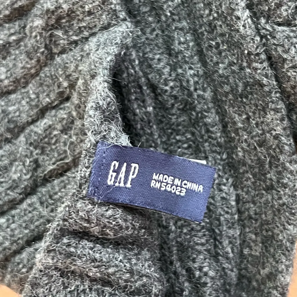 GAP Charcoal Knit Scarf - Image 3