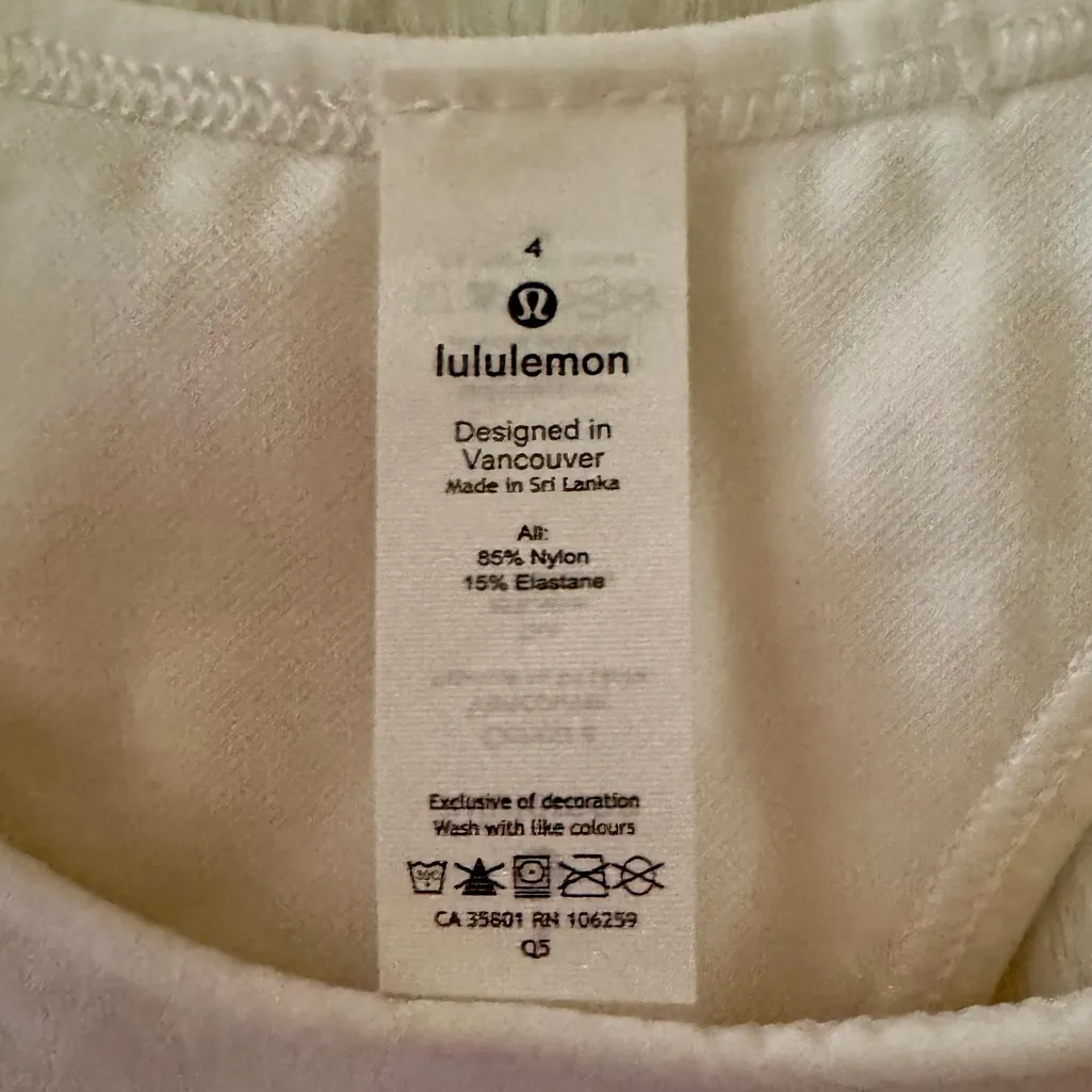 Lululemon Size 4, Ebb to Train Bra, Medium Support, C/D Cup - Image 7