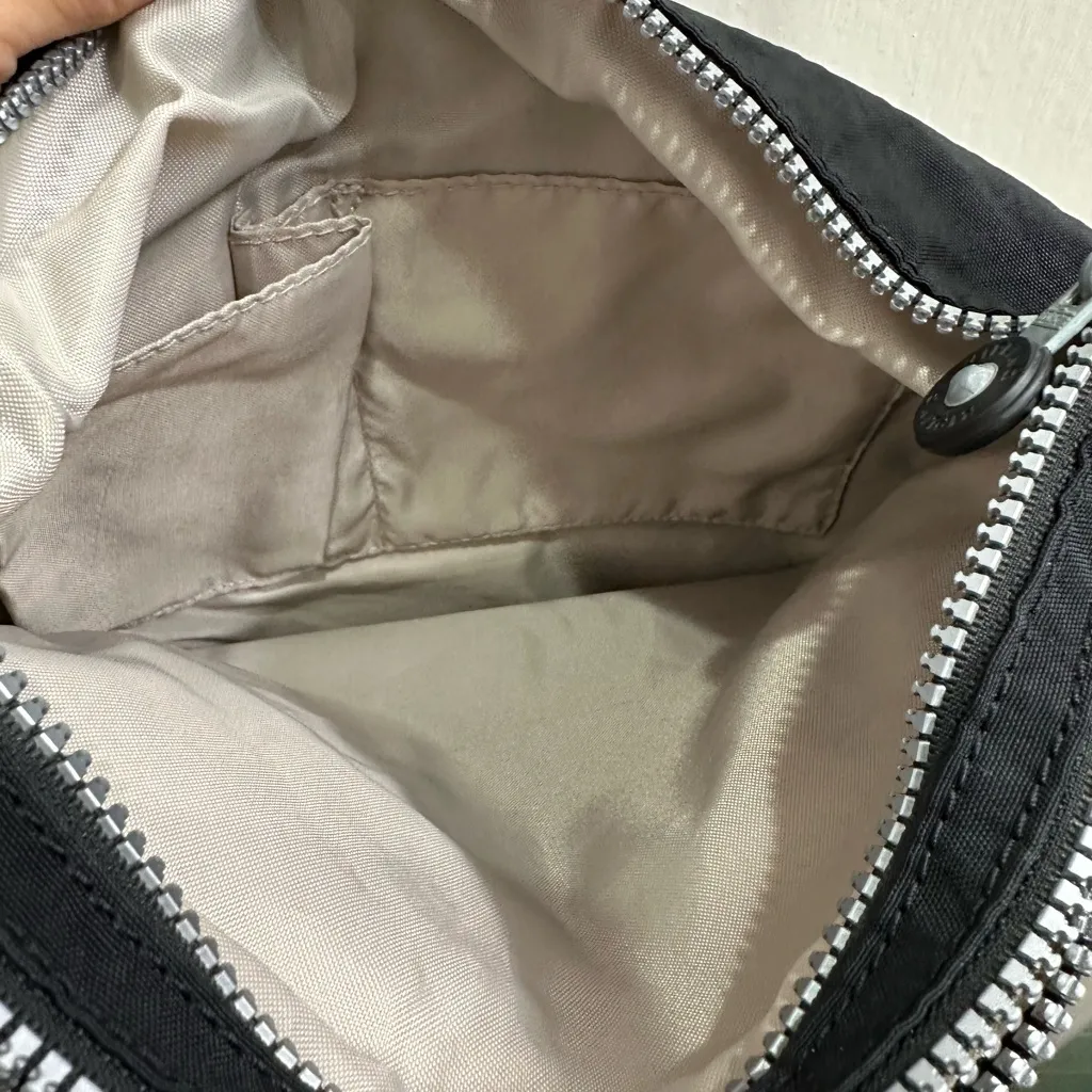 Kipling Zippered Crossbody Bag Purse Black Nylon Travel Everyday
Casual - Image 9