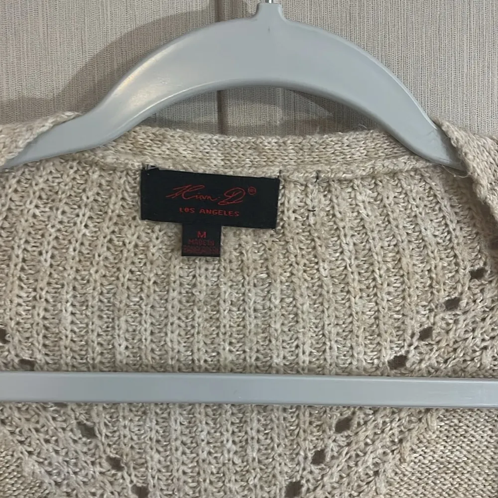 Kian d Los Angeles boutique cream tan cardigan sweater medium pockets - Image 4