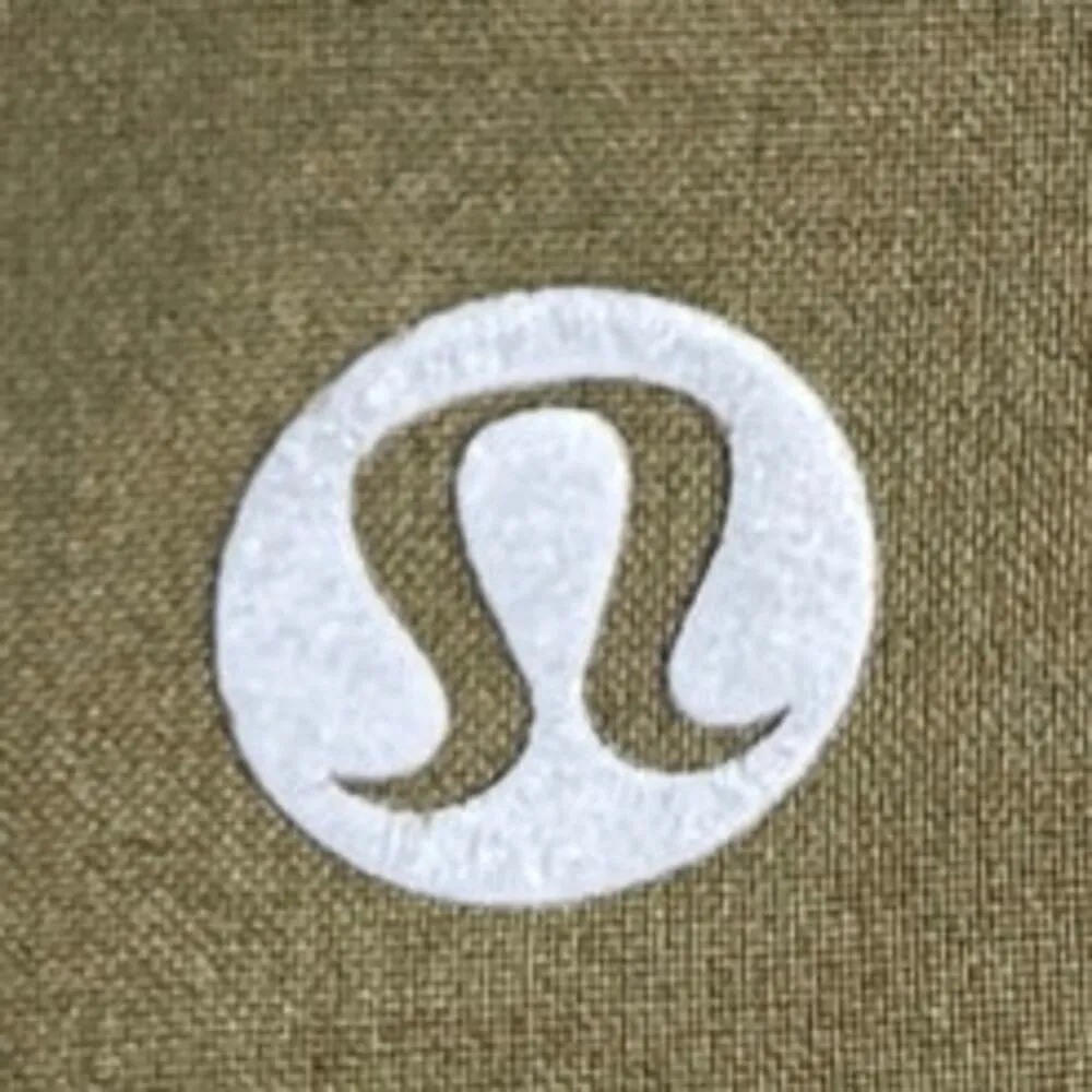 Lululemon Women's Olive Green Mesh Running Workout Yoga Athletic Shorts Size 6 - Image 4