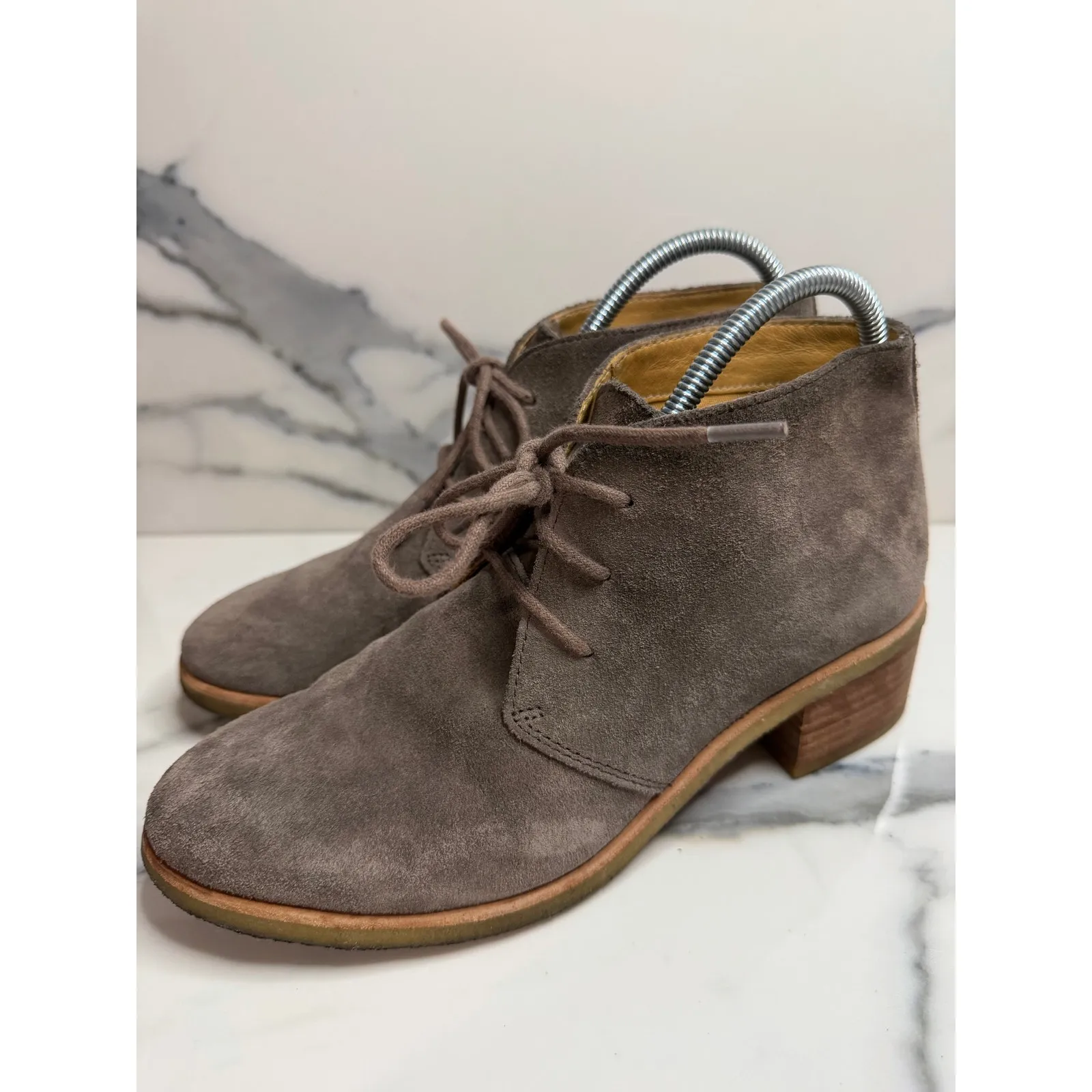 Clarks Women's Gray Suede Phenia Carnaby Boots Sz 7.5 Classic Preppy Victorian - Image 3