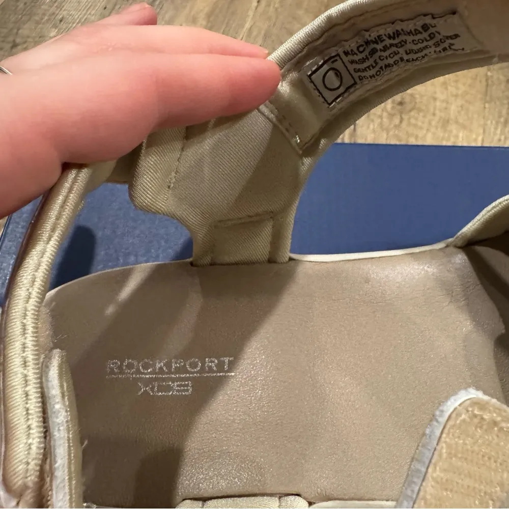 NWT Rockport Women's Trail Tech Sandal Cream Velcro 8.5 - Image 5