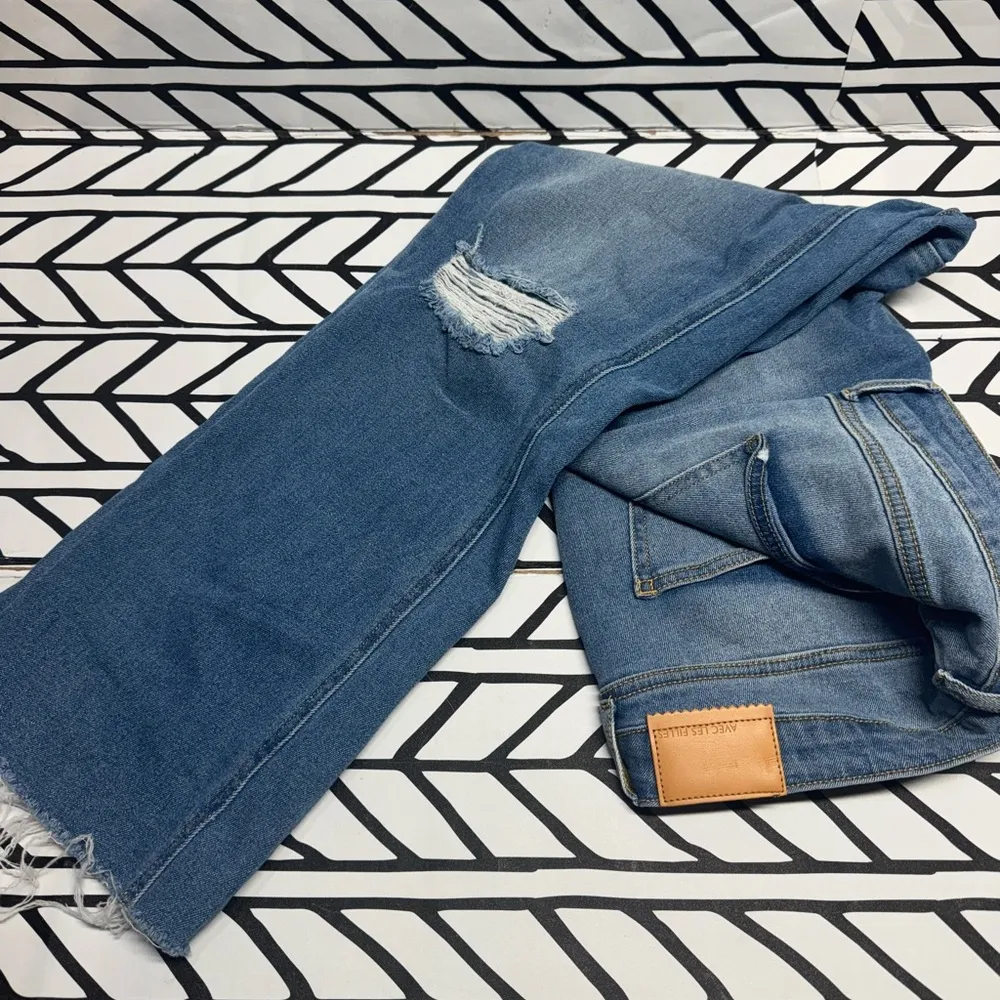 Avec Les Filles High Rise Cropped Straight Leg Raw Hem Size 30 Denim - Image 9