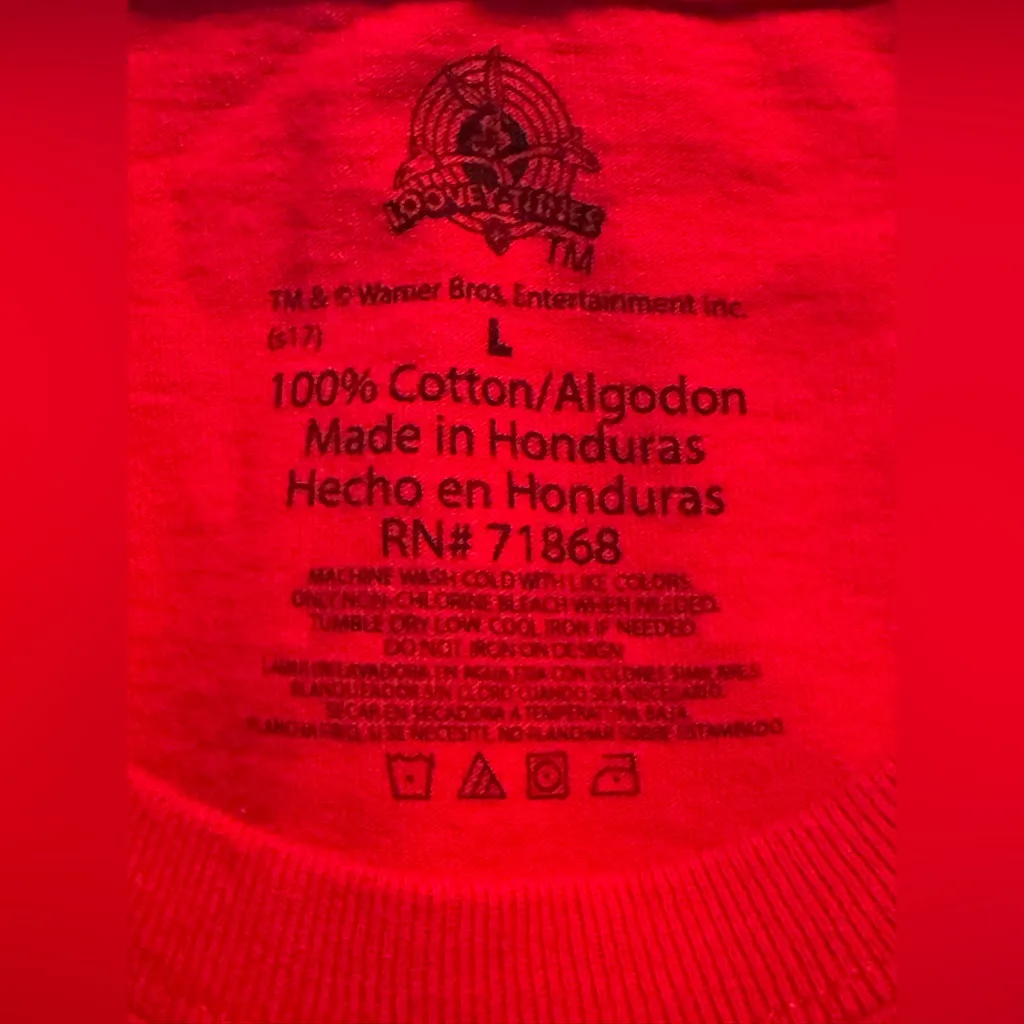 Warner Bros. Red Holiday T - Image 6