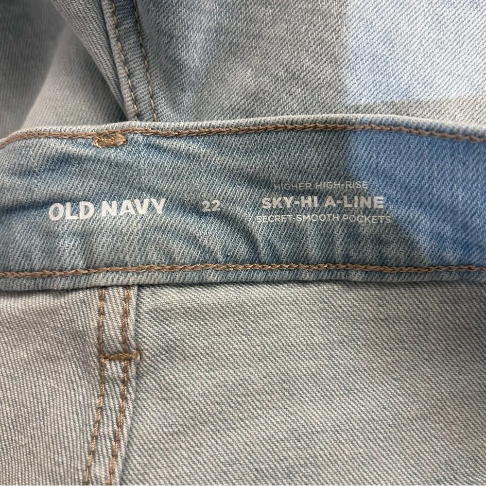 Old Navy Higher Hi Rise Sky Hi A-Line Denim Shorts Plus NWT Size 22 - Image 8