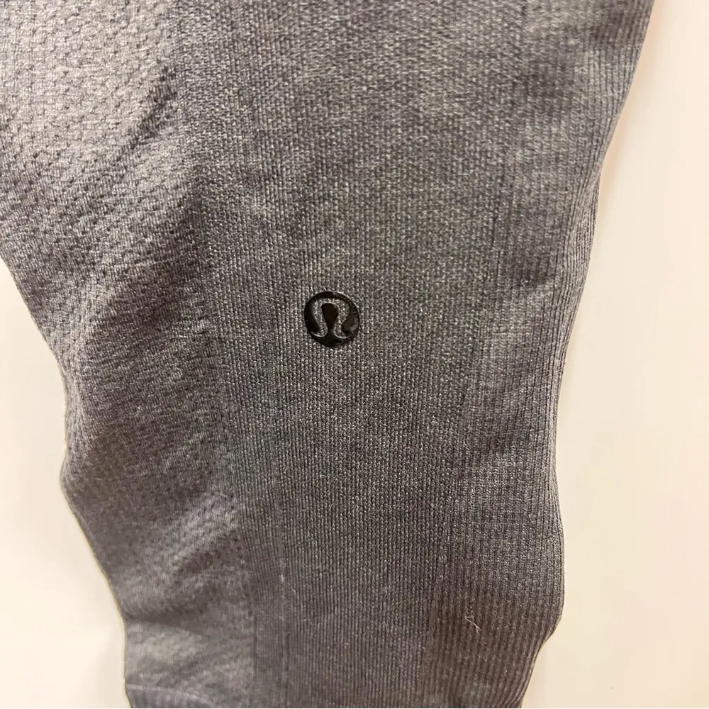 Lululemon textured jogger style leggings estimated size 8 - Image 6