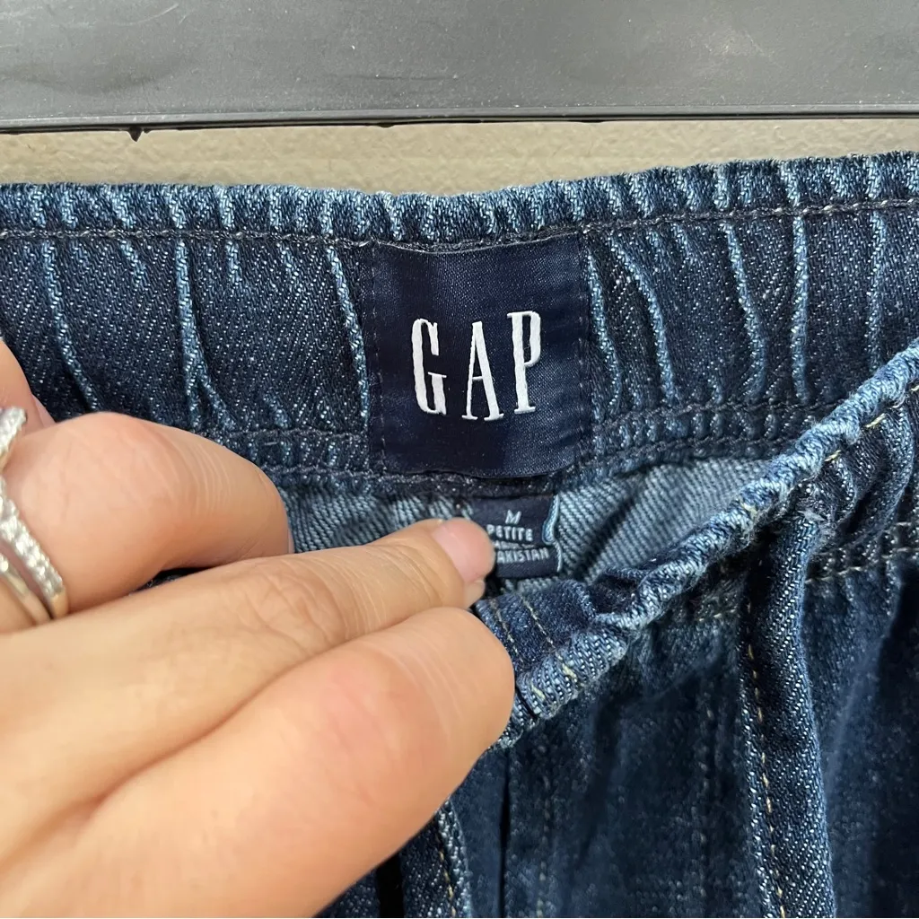 NWT GAP Mid Rise Easy Horseshoe Jeans size Medium petite Color Dark indigo - Image 9