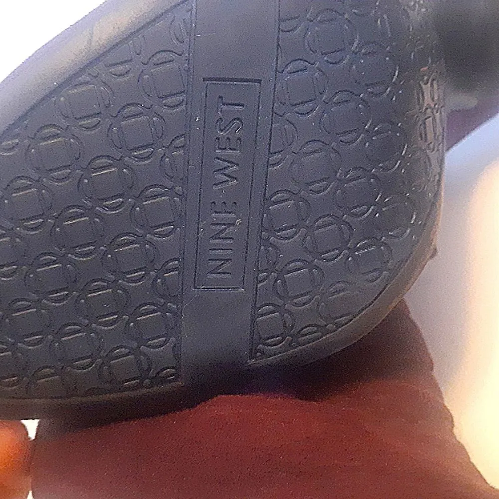 Purple Nine West size 6.5 suede shoes/booties with 4” heel EUC - Image 6