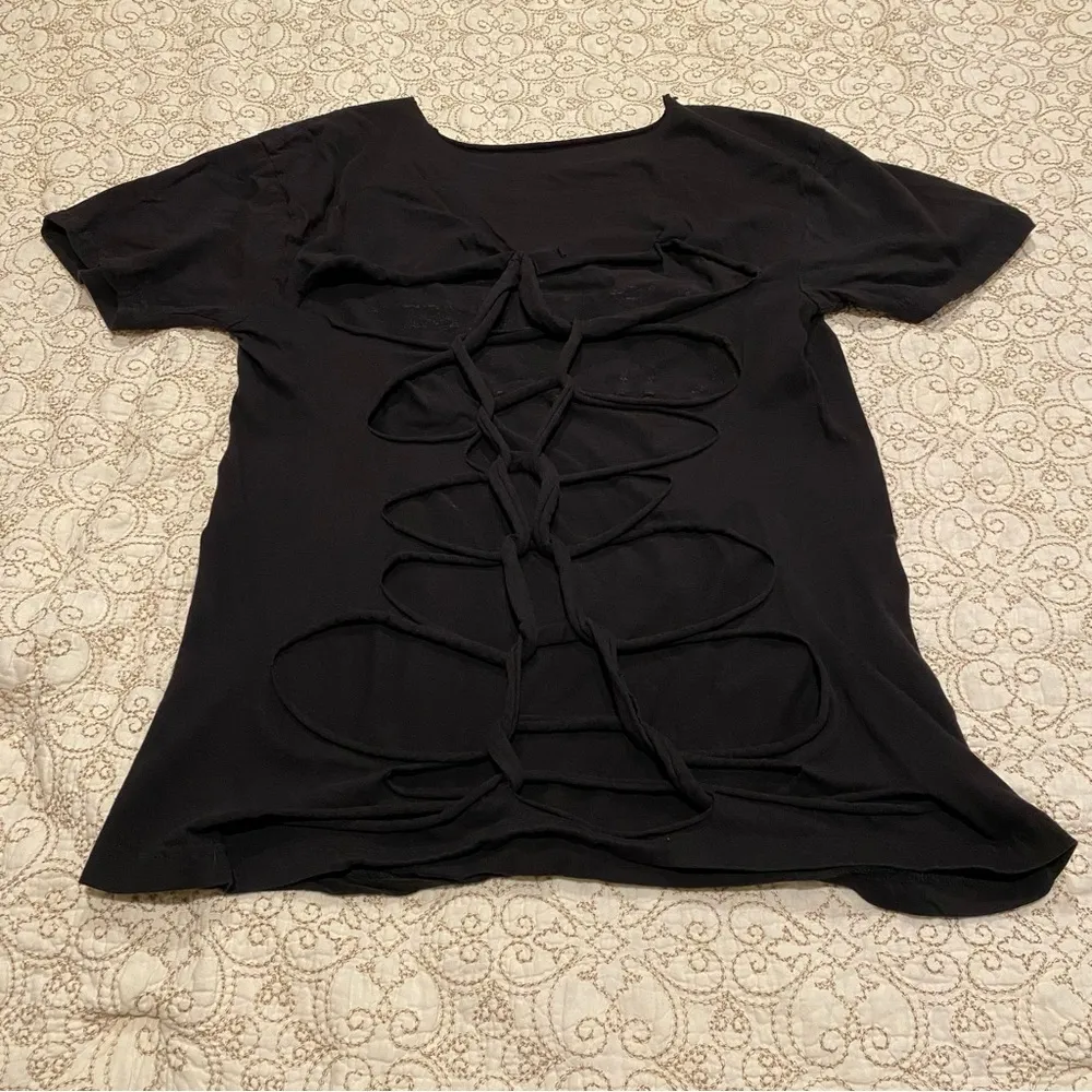 Hot Topic Women’s Black and Pink Graphic Cut Out T-Shirt Size Large - Image 8