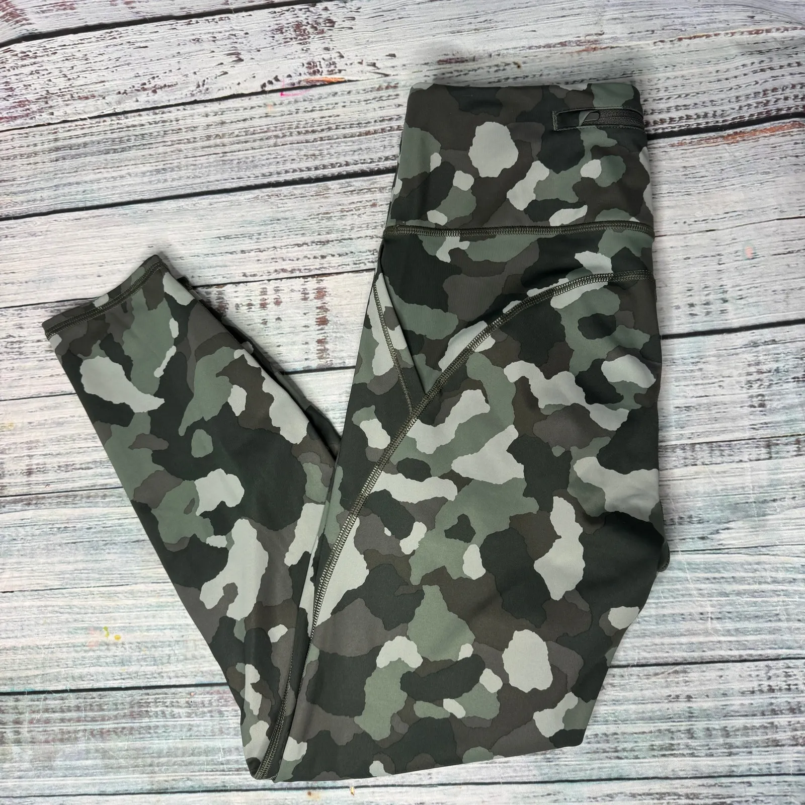 Athleta Green Lightning Camo Tight Yoga Fitness Pant #487500 Med - Image 4