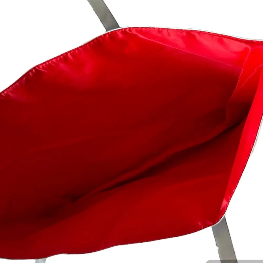 Clinique Shiny Silver Shoulder Bag New - Image 6