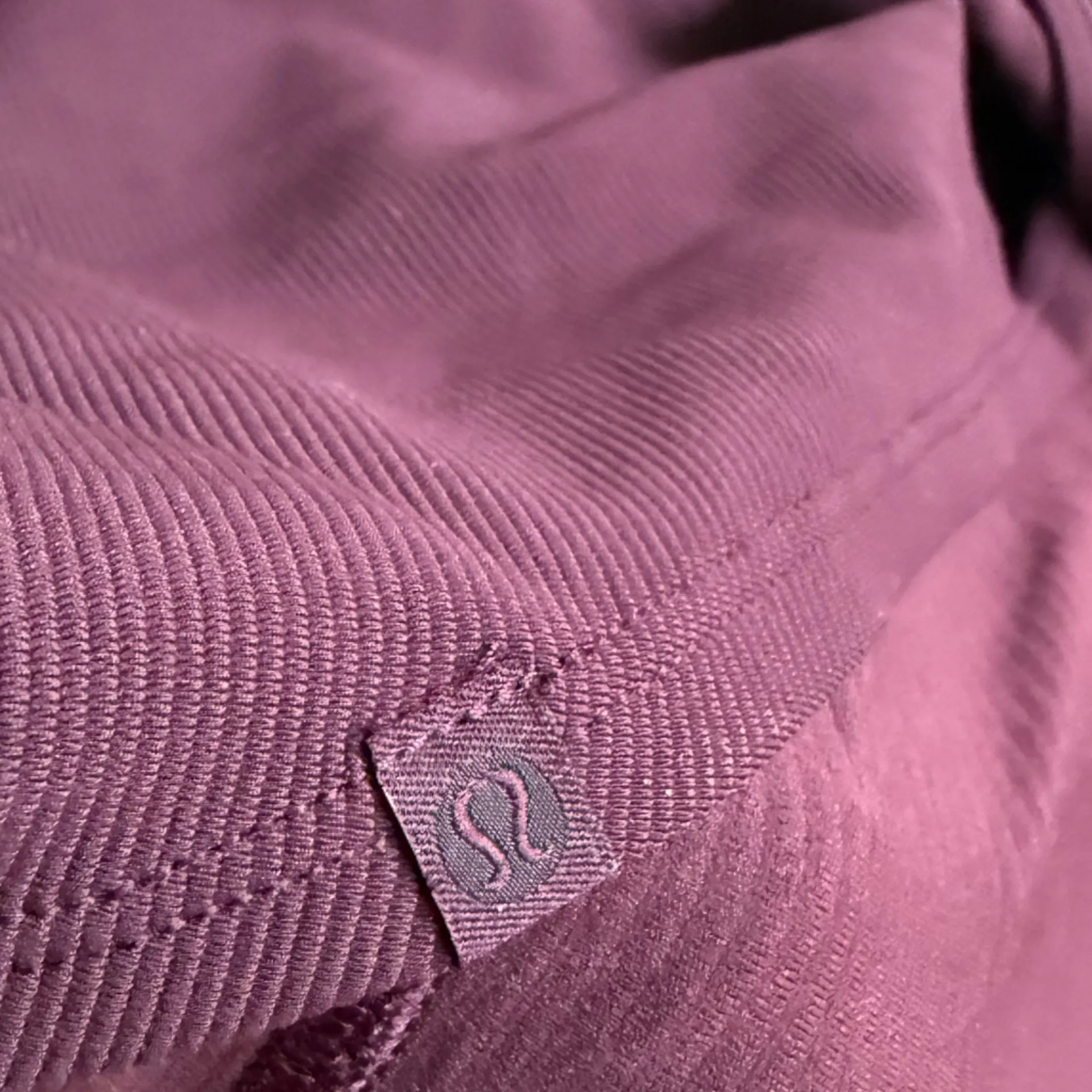 Lululemon Daily Lineup Tank Cassis Size 8 - Image 6