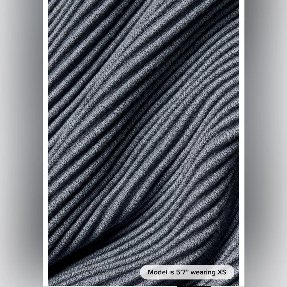 ALO Yoga Denim Knit High-Waist Flare Pants in Steel Grey Anthracite - Image 4