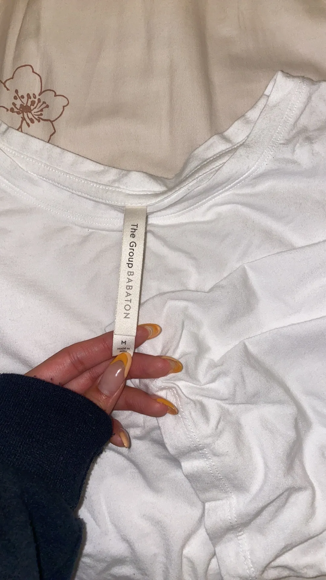 Aritzia Babaton Cropped Tee - Image 2