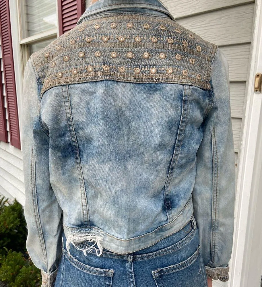 Boutique Cropped Denim Jacket - Image 2