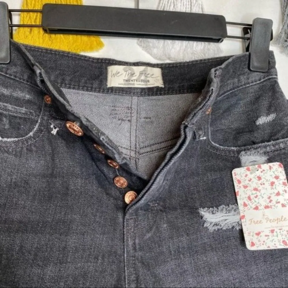 Free People NWT Makai Distressed Cut-Off Shorts in Black - Image 8