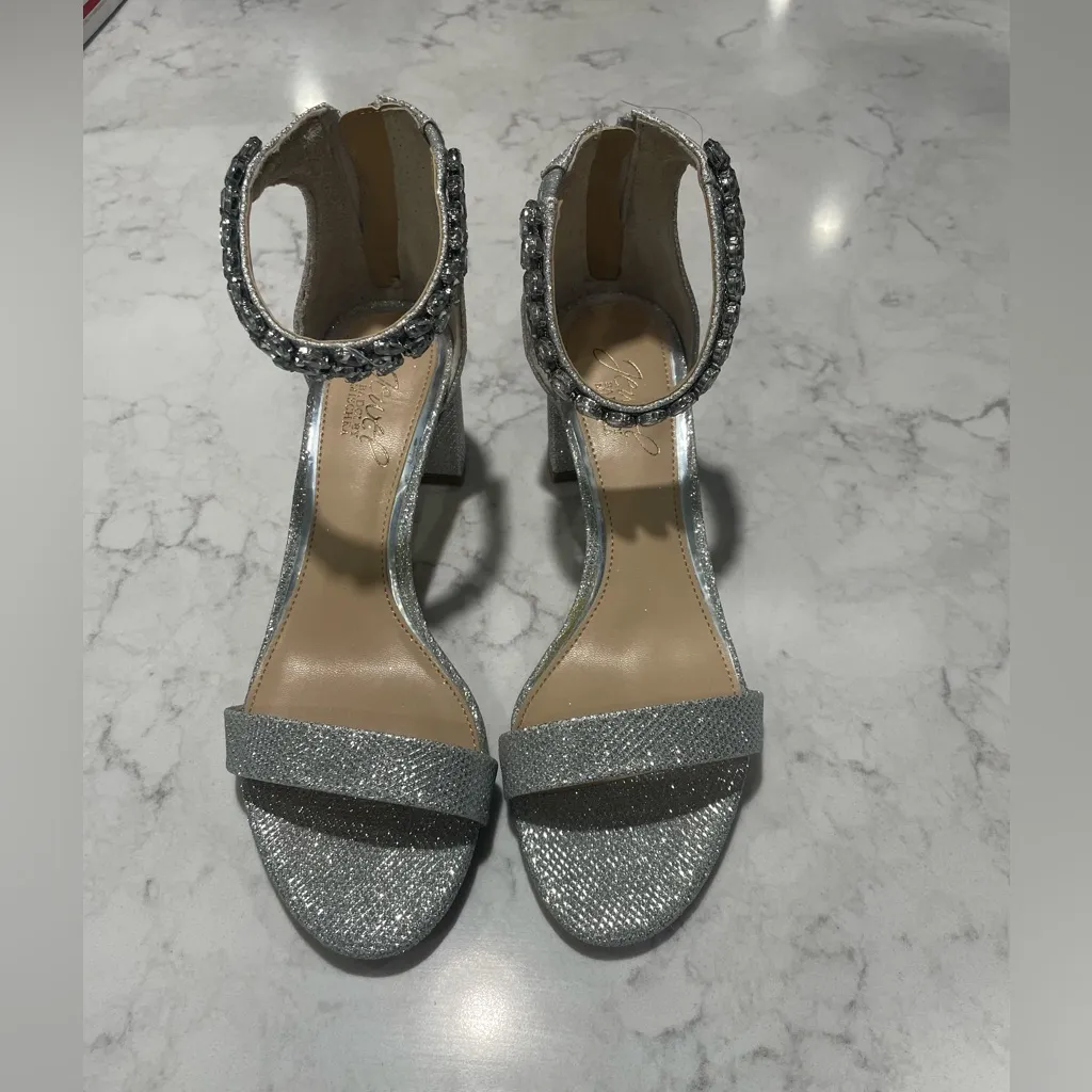 New! Jewel Badgley Mischka Bradley‎ Embellished Silver Evening Shoe Sz 7 - Image 6