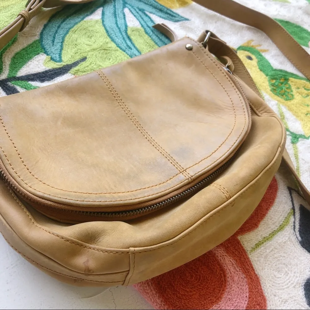 Lucky Brand Crossbody Leather Tan Flap Saddle EUC - Image 2