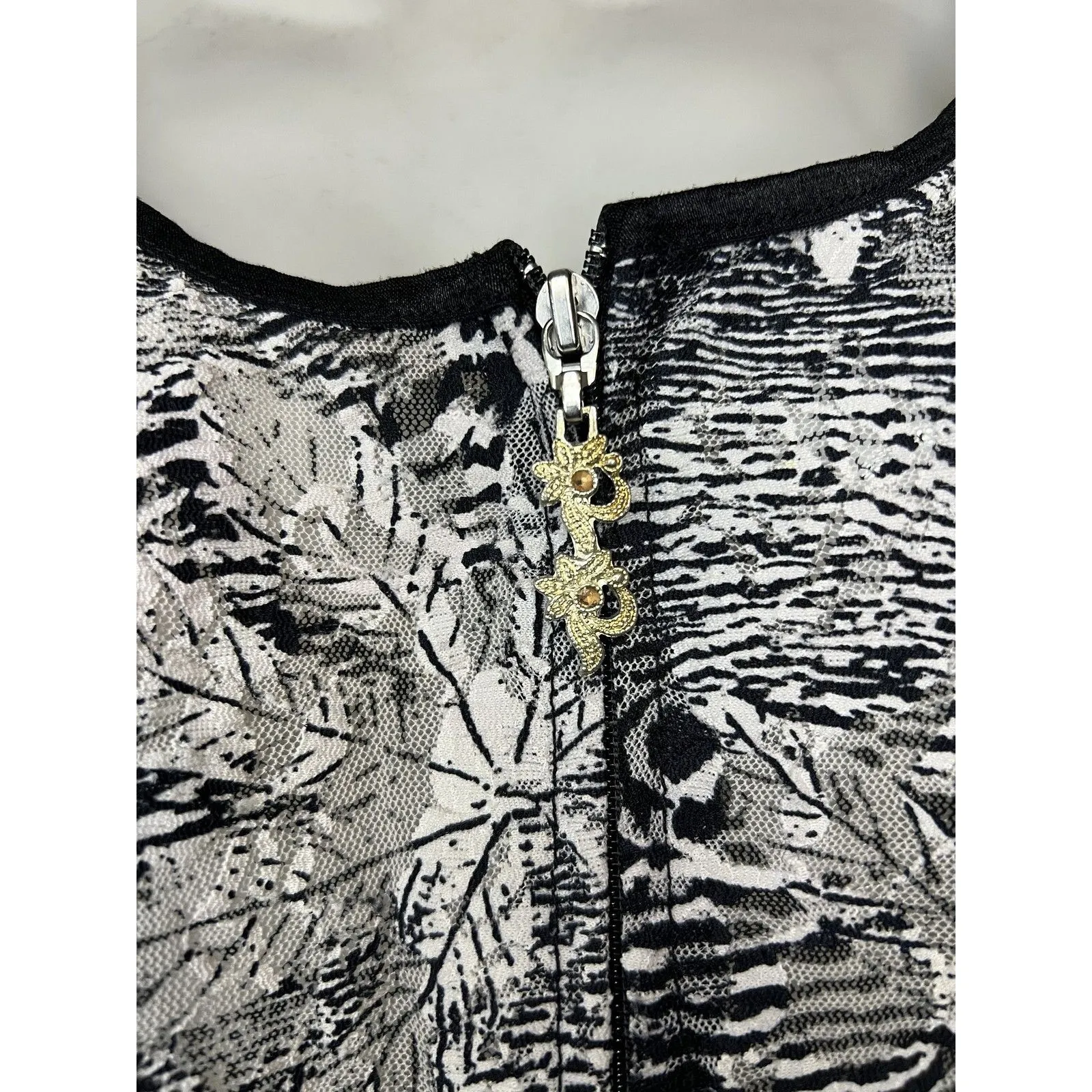 Joseph Ribkoff Jacket Womens Small Floral Ruffle Mesh Zip Front Unique Design - Image 4