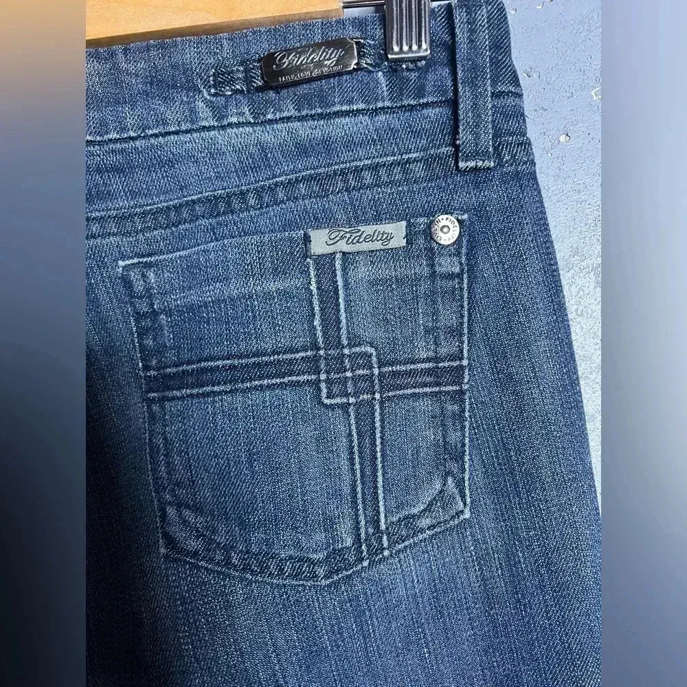 Fidelity LaFayette Mid Rise Boot Cut Jeans Sz 28 Blue - Image 4