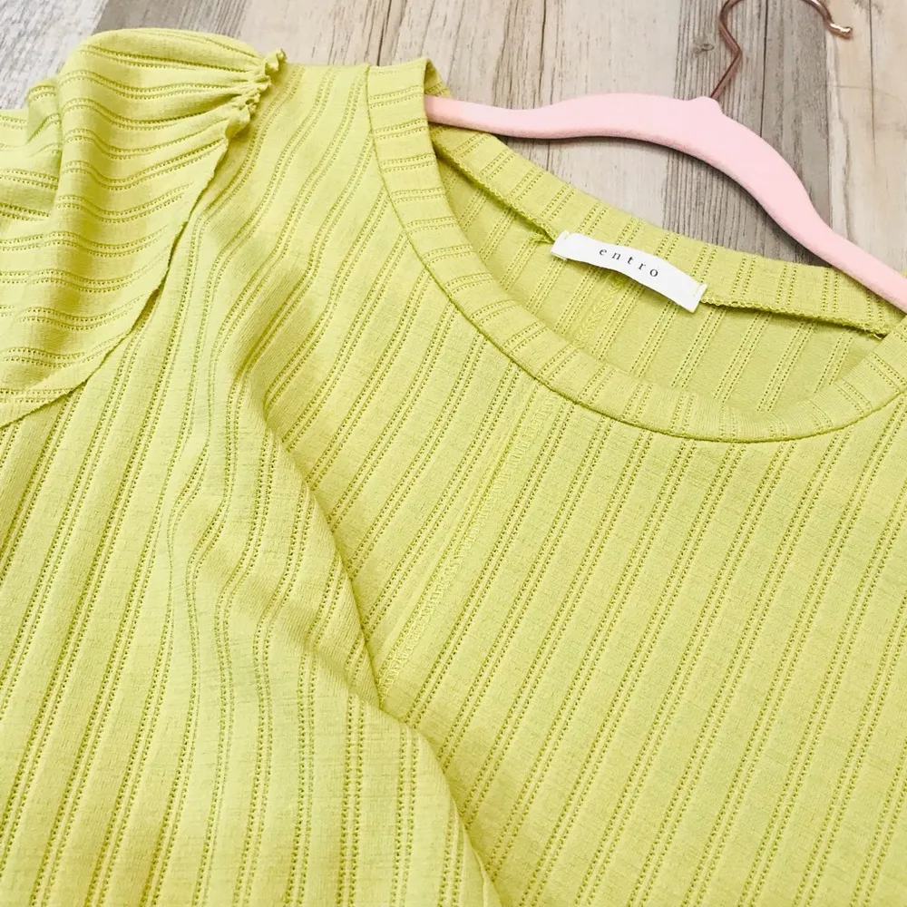 Entro boutique Fall bell sleeve yellow blouse Med - Image 8