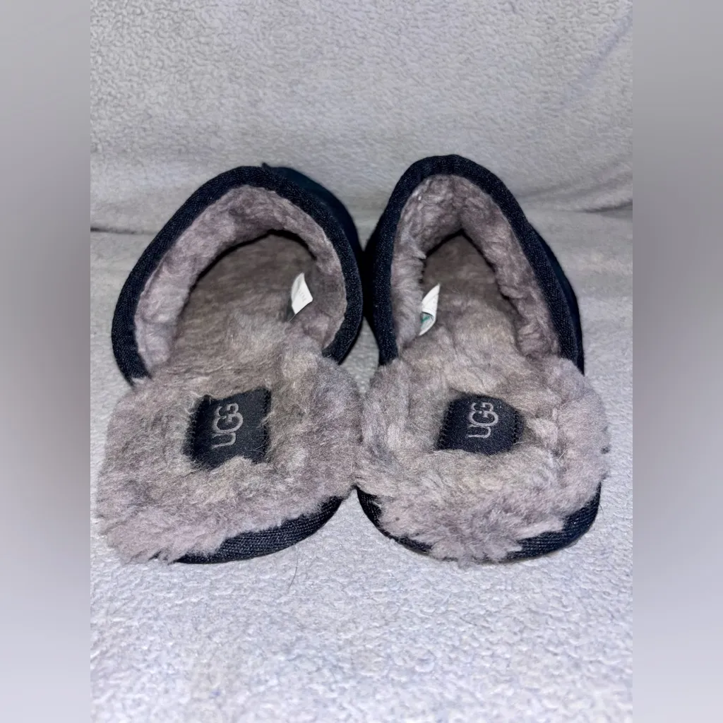 UGG Australia Women's Pearle Embossed Slippers 7 Black Logo Suede Shoes Home - Image 6