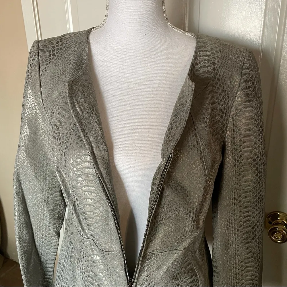 Classiques Entier Women’s Leather Jacket - Image 9