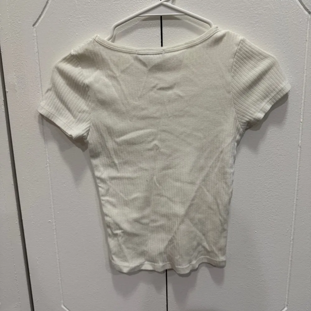 Brandy Melville White Ribbed Short Sleeve Shirt - Image 2