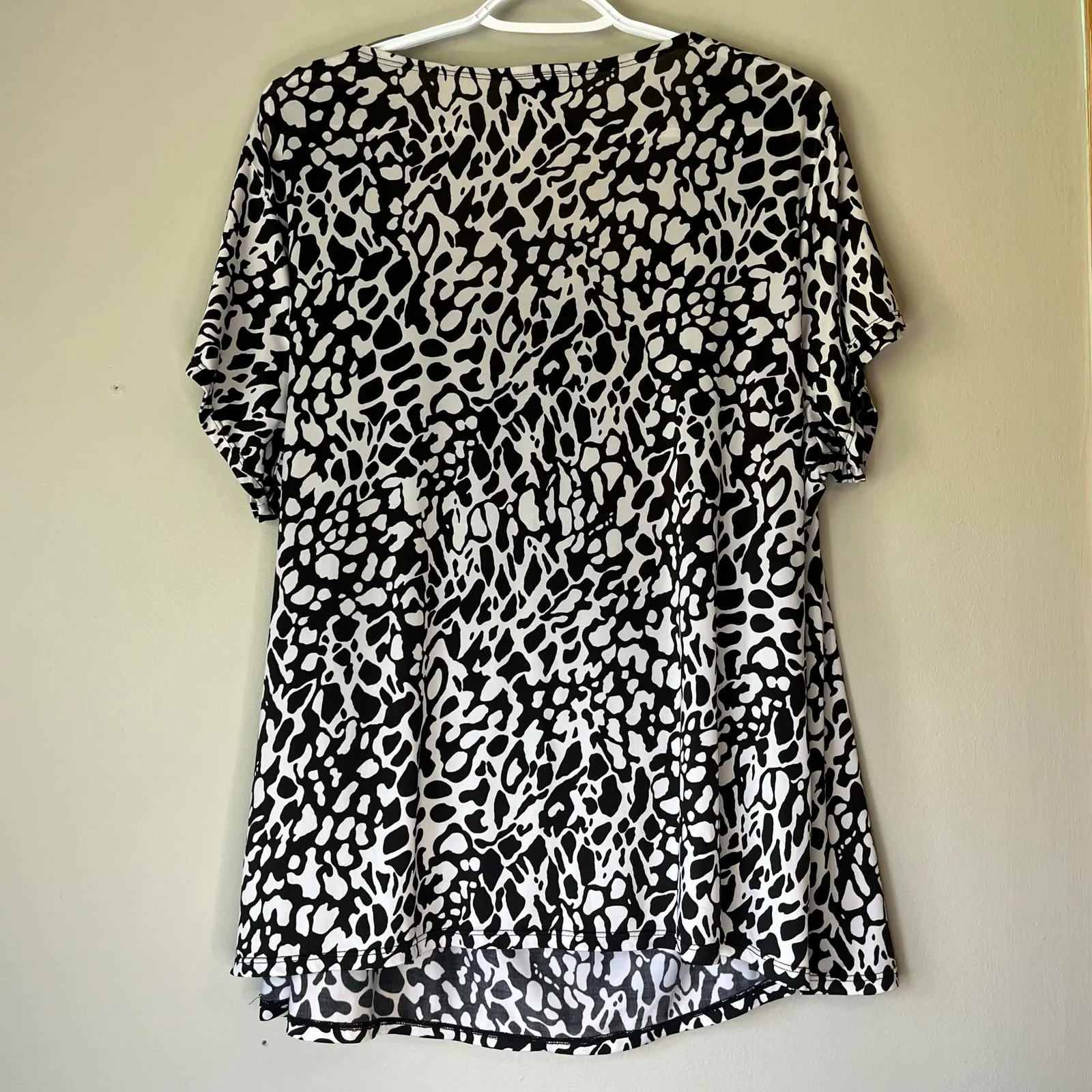 Elementz Black / White Short Sleeve Blouse Size 3X - Image 2