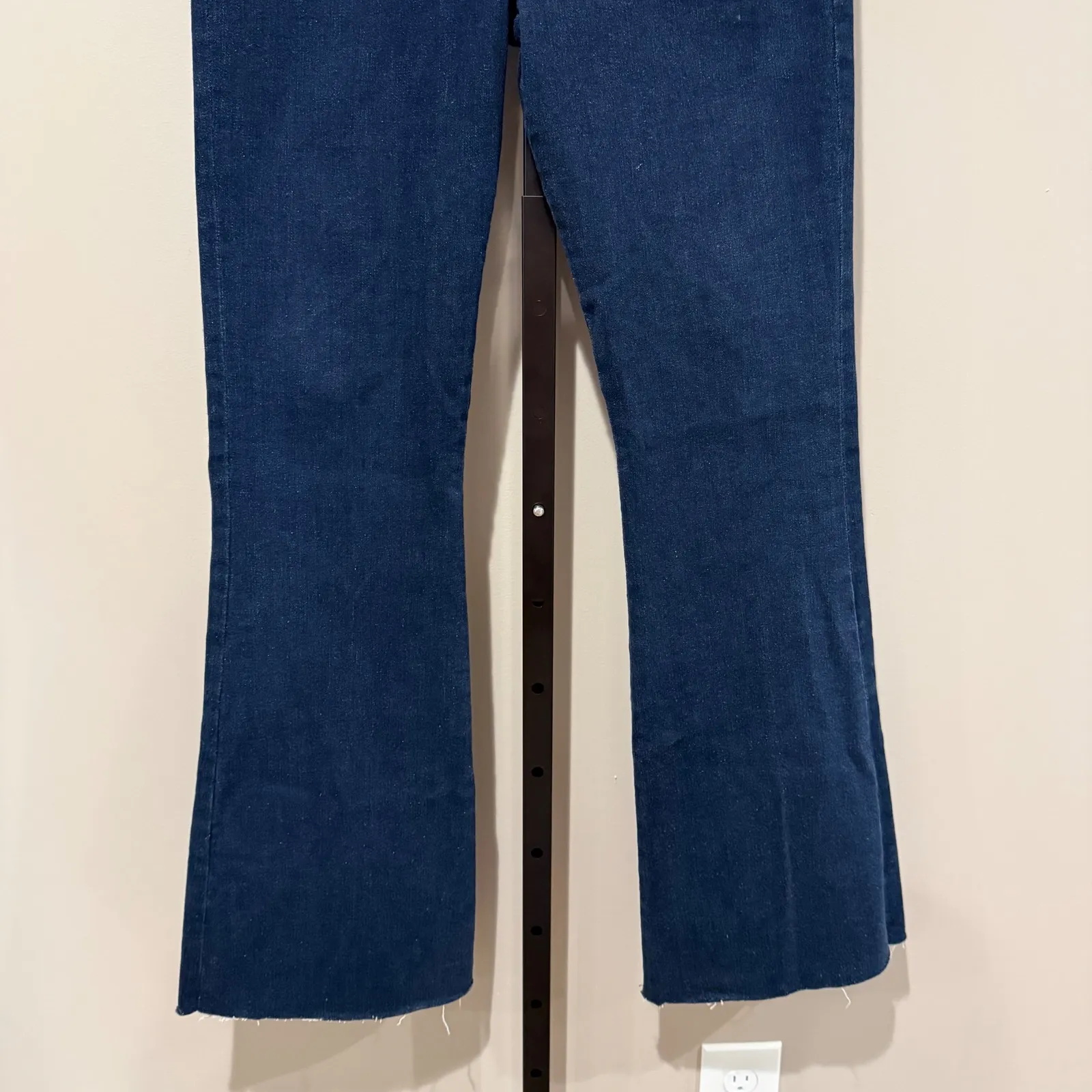 Frame Le‎ One Flare Jeans Raw Hem Dark Wash Size 2 LOF630 Keller - Image 3