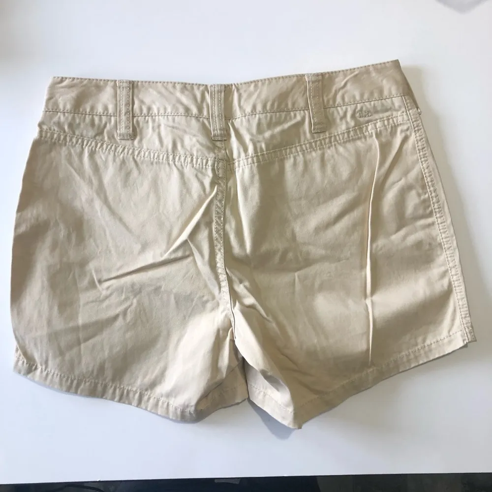 Tommy Hilfiger Shorts size 4 - Image 2