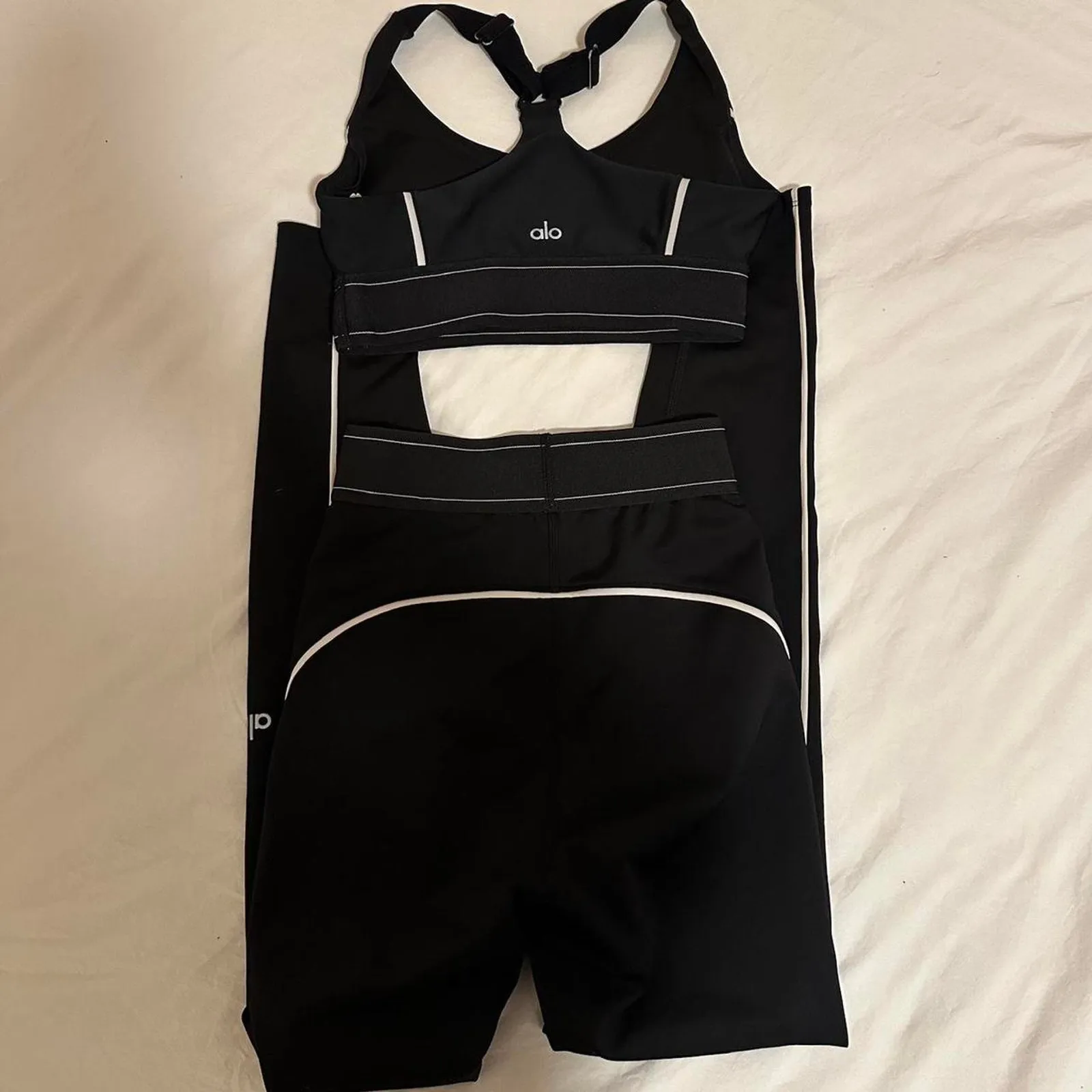 Alo yoga suit up set - Image 6