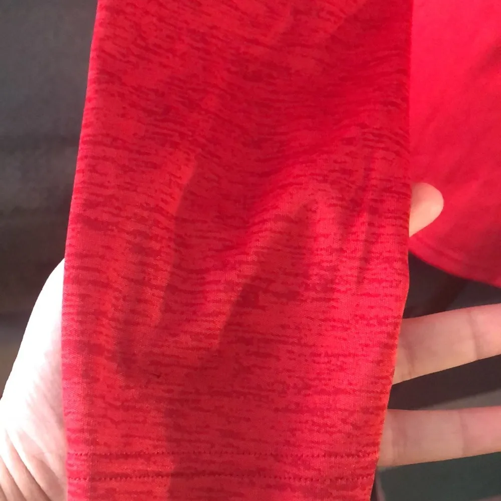 LAST CHANCE 💄 Badger Performance 1/4 Zip, size Medium Red - Image 3