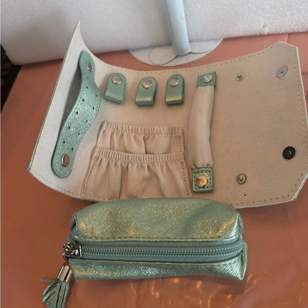 Chic Mint Green Clutch - Image 6
