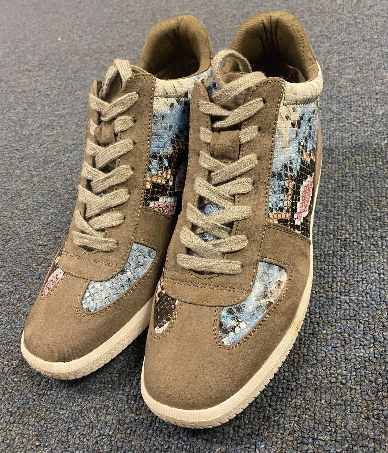 boutique shoes Size 8.5 - Image 3